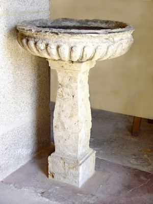 L'église de Saint-Laurent-d'Agny L'église de Saint-Laurent-d'Agny