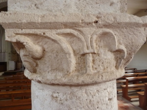 chapiteau du pilier du collatéral et de la nef