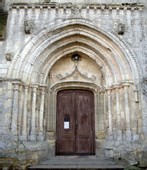 Porche de l'église XIII° siècle.