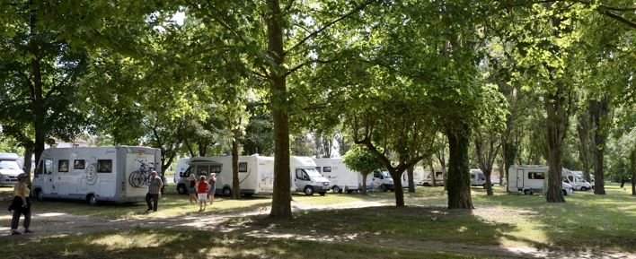 Camping-caristes à Saint-Laurent en Gascogne