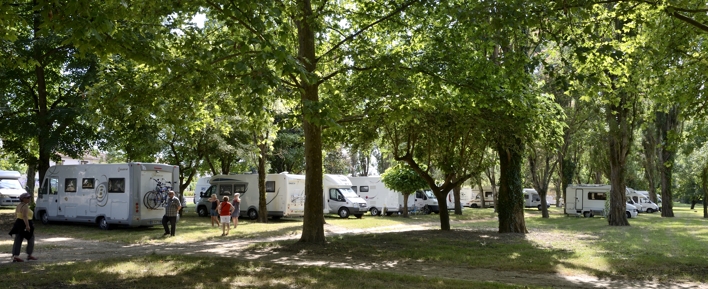 Camping-caristes à Saint-Laurent en Gascogne Camping-caristes à Saint-Laurent en Gascogne